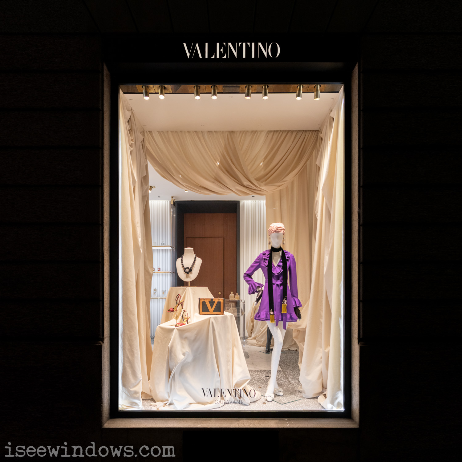 2024/10 Valentino - Avant les Débuts full window display retail photo
