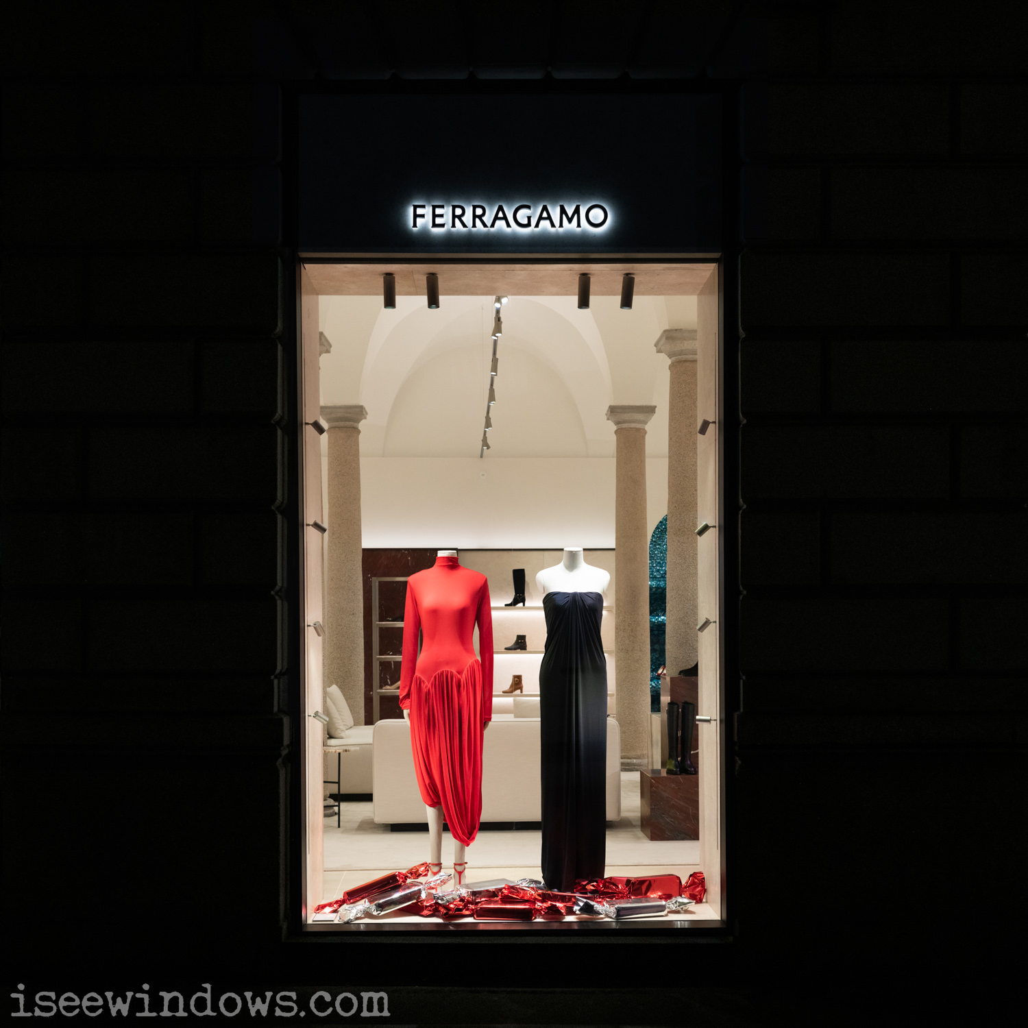 2025/01 FERRAGAMO – FW24 full window display retail photo