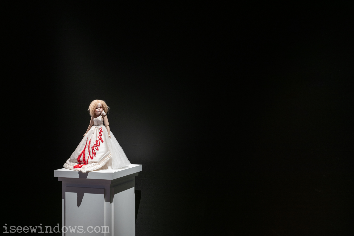 Interios photo of a Viktor & Rolf doll